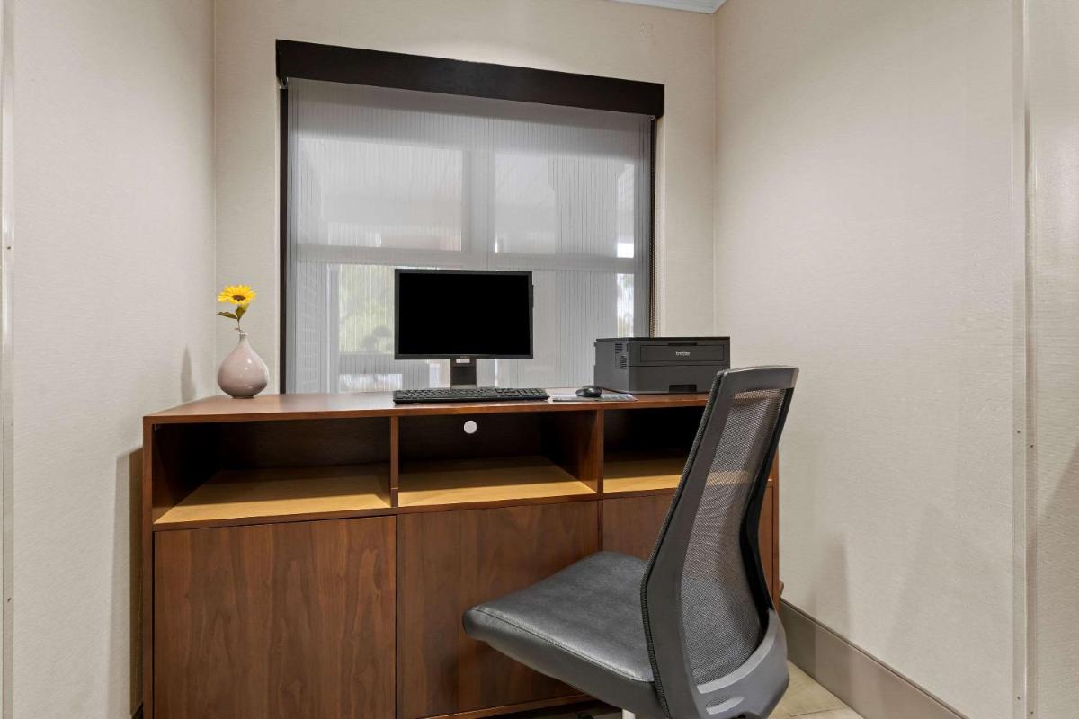 Country Inn & Suites by Radisson Macon North GA - image 2
