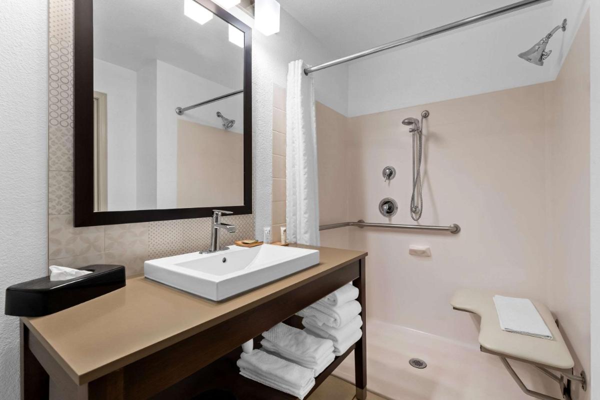 Country Inn & Suites by Radisson Macon North GA - image 4