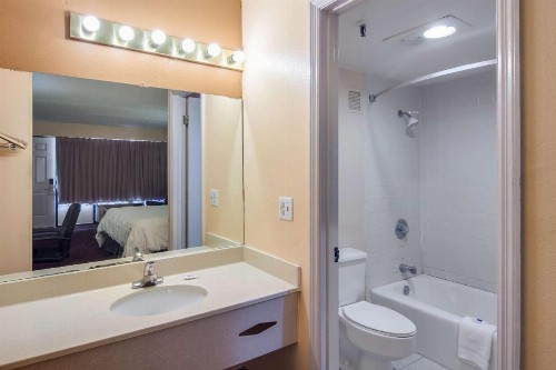 Motel 6-Macon GA - image 6