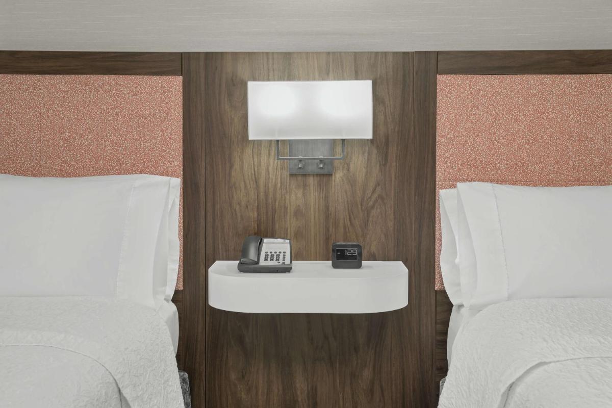 Hampton Inn & Suites Macon I-75 North - image 3