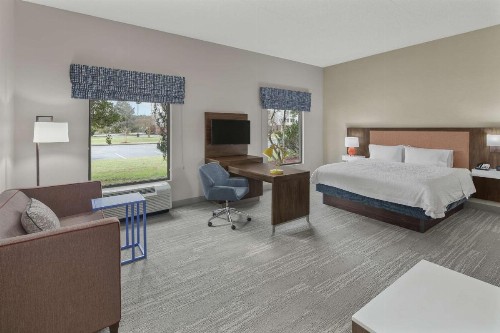 Hampton Inn & Suites Macon I-75 North - image 5