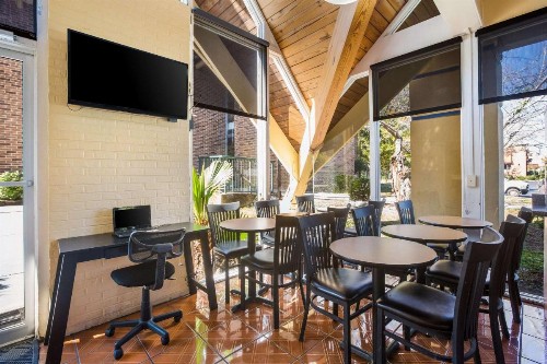 Rodeway Inn - Macon - image 10