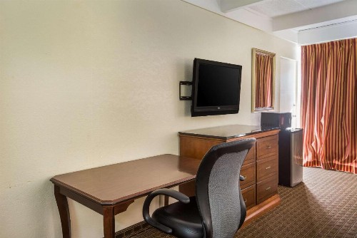 Rodeway Inn - Macon - image 20