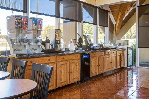 Rodeway Inn - Macon - image 4