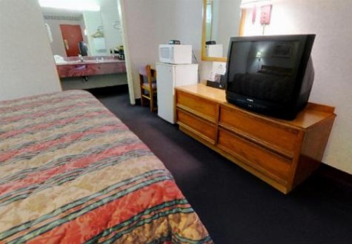 Americas Best Value Inn & Suites Macon - image 2