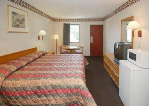 Americas Best Value Inn & Suites Macon - image 20