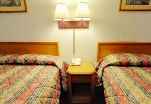 Americas Best Value Inn & Suites Macon - image 4