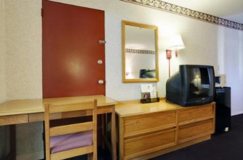 Americas Best Value Inn & Suites Macon - image 9