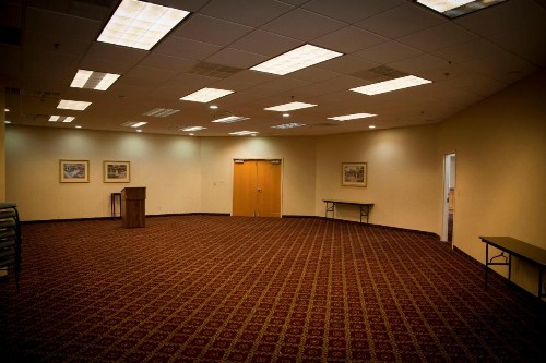 Red Carpet Inn-Macon - image 11