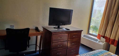Red Carpet Inn-Macon - image 14