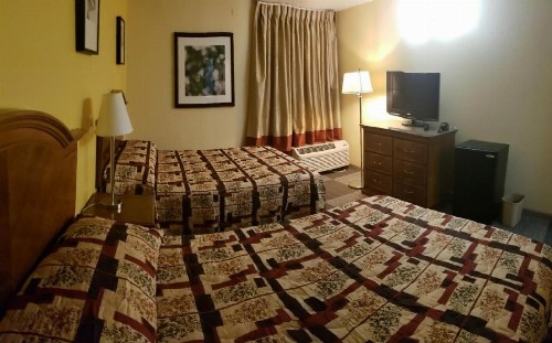 Red Carpet Inn-Macon - image 2