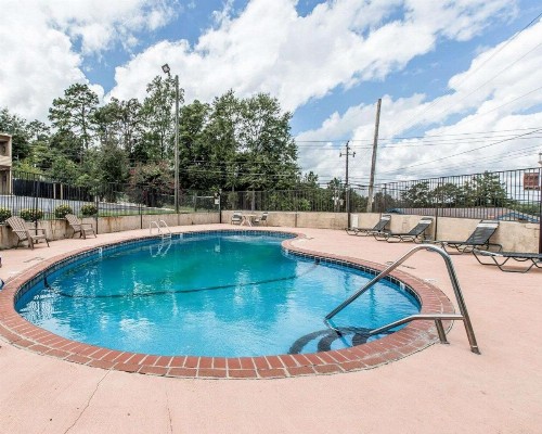 Econo Lodge Macon - image 5