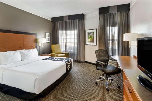 La Quinta by Wyndham Macon - image 18