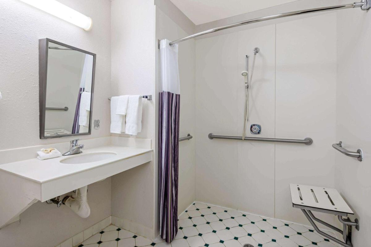 La Quinta by Wyndham Macon - image 6