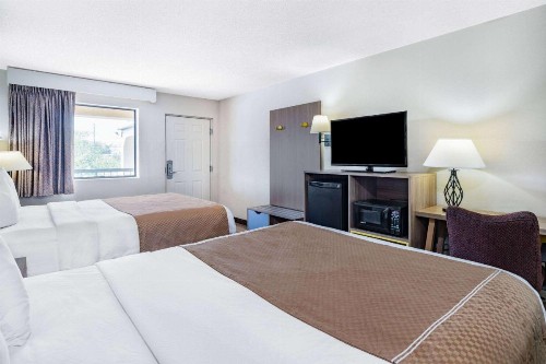 Days Inn by Wyndham Macon I-475 - image 19
