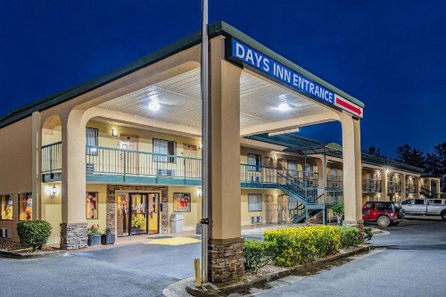 Days Inn by Wyndham Macon I-475 - image 6