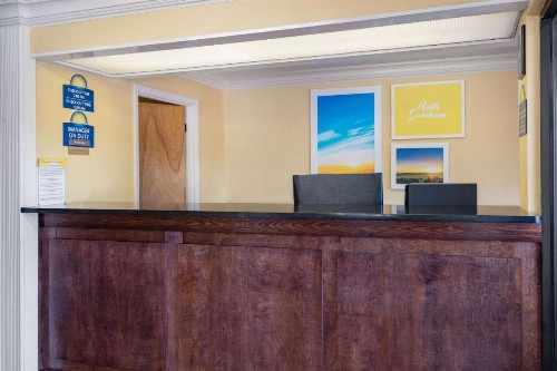 Days Inn by Wyndham Macon I-475 - image 7