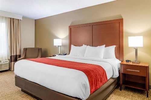 Comfort Inn & Suites Macon North I-75 - image 25