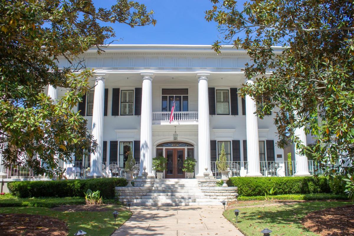 1842 Inn - image 2
