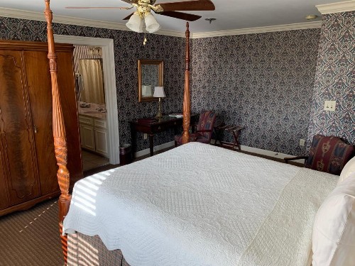 1842 Inn - image 6