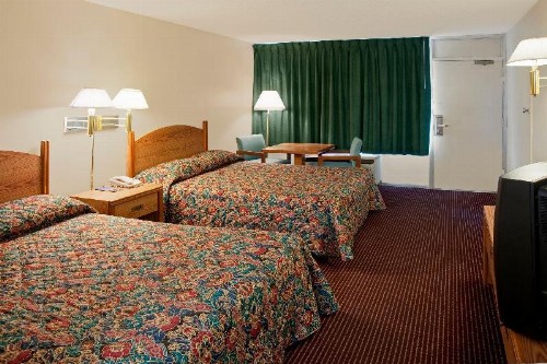 OYO Hotel Macon GA I-75 South - image 9