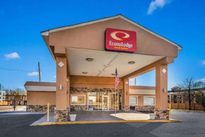 Econo Lodge Inn & Suites Macon - image 9