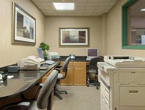 Wingate by Wyndham Macon - image 7