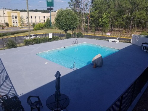 America's Best Inn - Macon - image 12