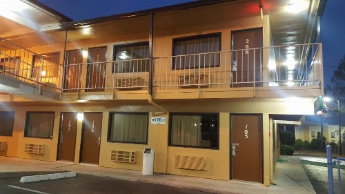 America's Best Inn - Macon - image 17