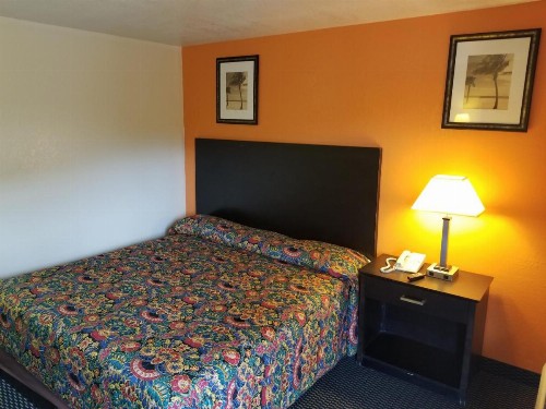 America's Best Inn - Macon - image 25