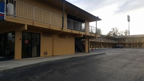 America's Best Inn - Macon - image 8