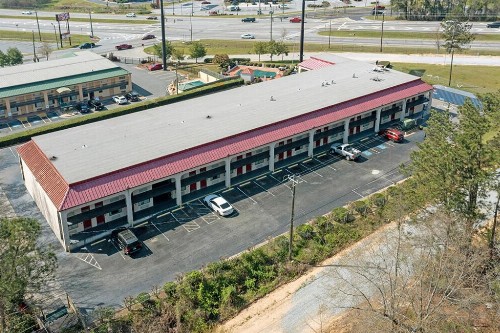 Regency Inn & Suites - image 10
