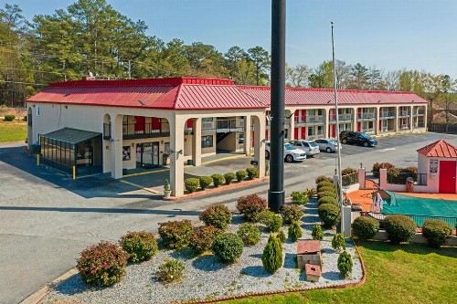 Regency Inn & Suites - image 20