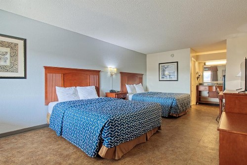Regency Inn & Suites - image 23