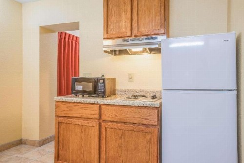 Rodeway Inn & Suites - image 23
