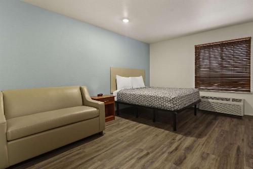 WoodSpring Suites Macon West I-475 - image 10