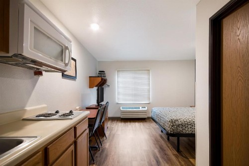 WoodSpring Suites Macon West I-475 - image 32