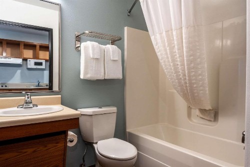 WoodSpring Suites Macon West I-475 - image 8