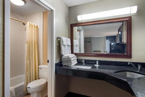 Suburban Extended Stay Hotel - image 10