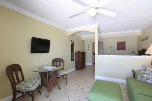 Barefoot Beach Club - image 10