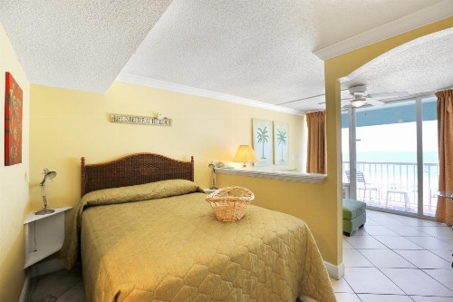 Barefoot Beach Club - image 16