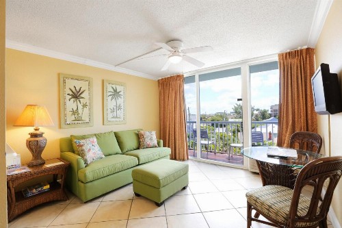 Barefoot Beach Club - image 17