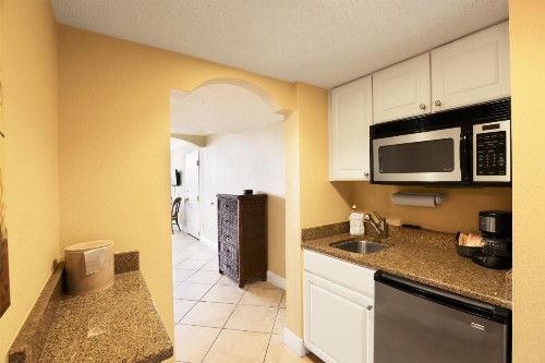 Barefoot Beach Club - image 8