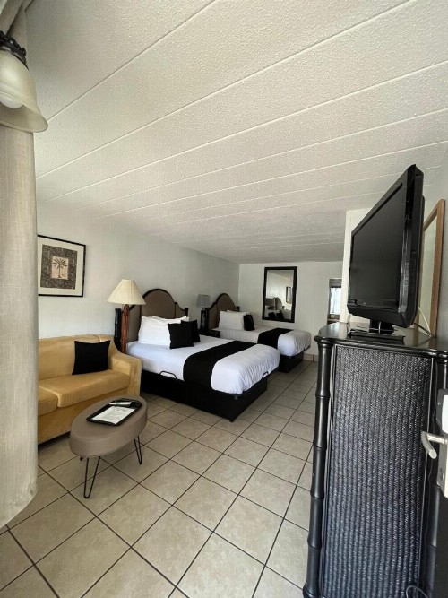 Holiday Isles Resort - image 14