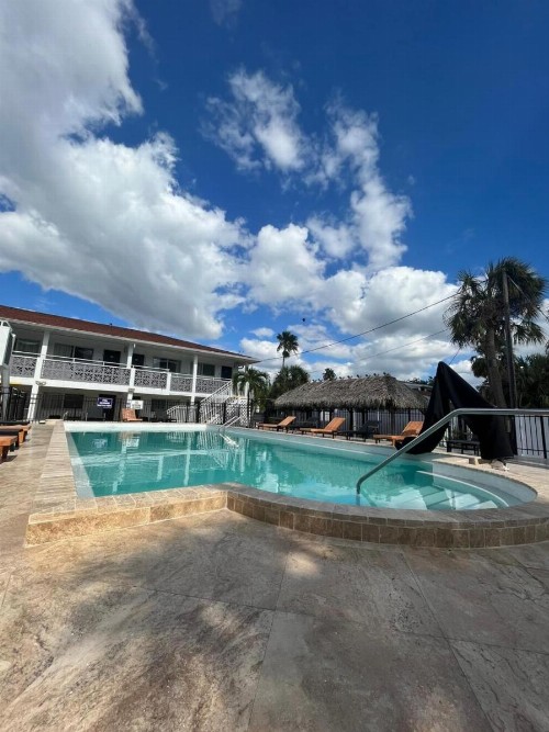 Holiday Isles Resort - image 3