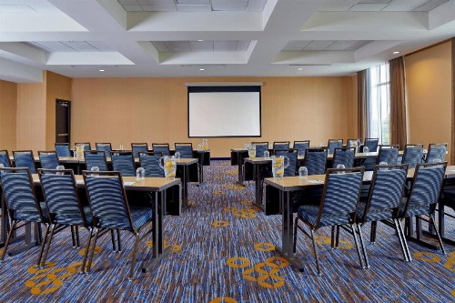 Courtyard by Marriott St. Petersburg Clearwater/Madeira Beach - image 12