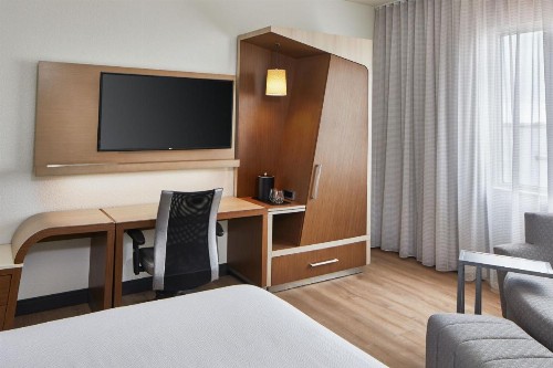 Courtyard by Marriott St. Petersburg Clearwater/Madeira Beach - image 13