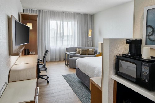 Courtyard by Marriott St. Petersburg Clearwater/Madeira Beach - image 17