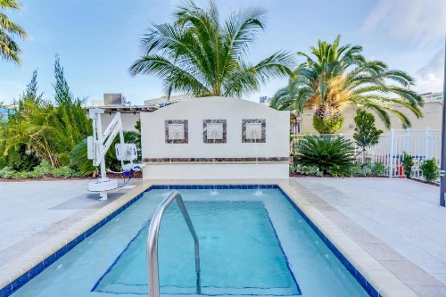 Courtyard by Marriott St. Petersburg Clearwater/Madeira Beach - image 18