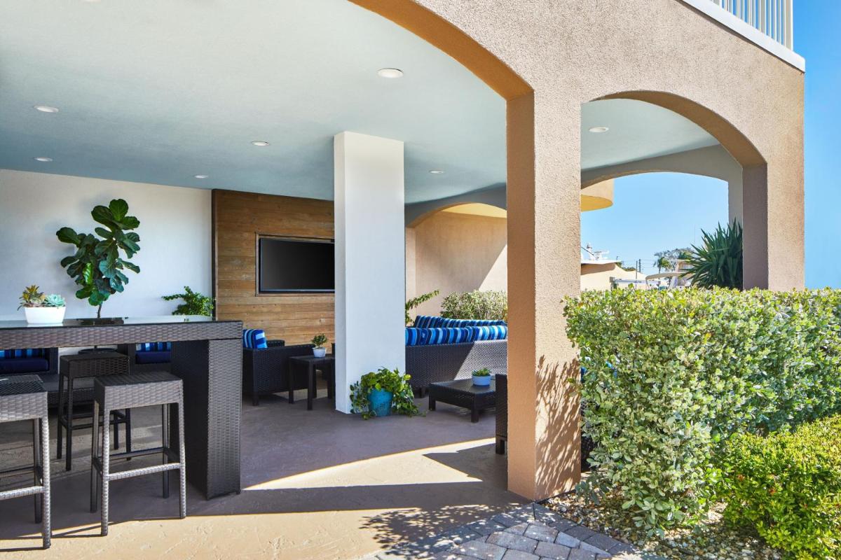 Courtyard by Marriott St. Petersburg Clearwater/Madeira Beach - image 2